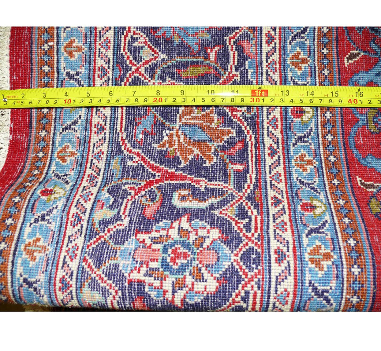 Detailed texture of the wool pile on the 6'9 x 10'3 Persian Sarough rug