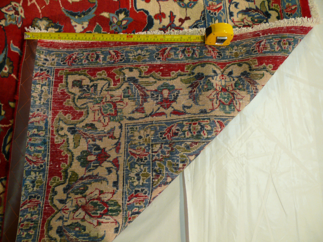 8'7" x 13'4" Persian Isfahan Rug