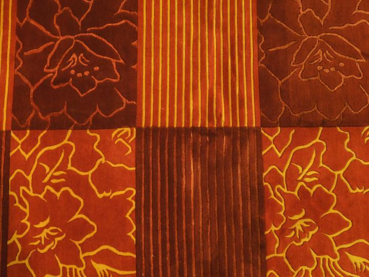 5'7" x 8'3" Red Modern Wool & Silk Rug