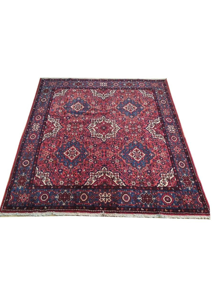 7 x 7 Persian Lilihan Square Rug