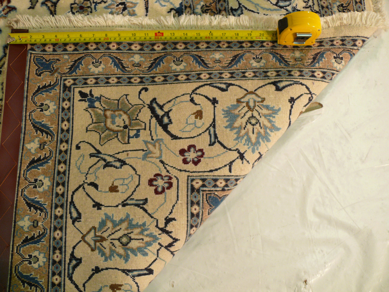 8'3" x 11'5" Persian Nain Rug special medallion