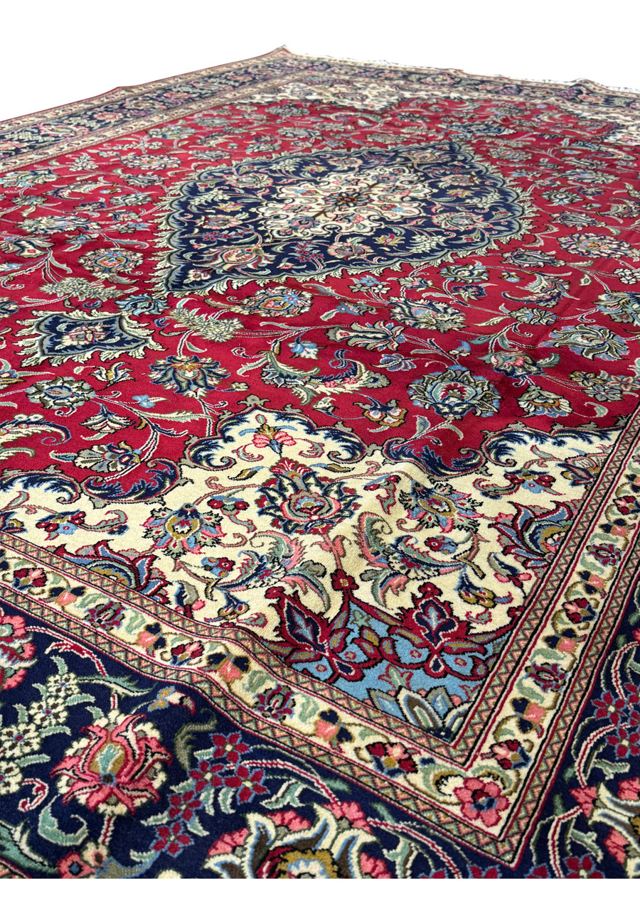 Close-up of the edge and fringe of the Persian Qum Kork Rug, showing the fine weave and craftsmanship.