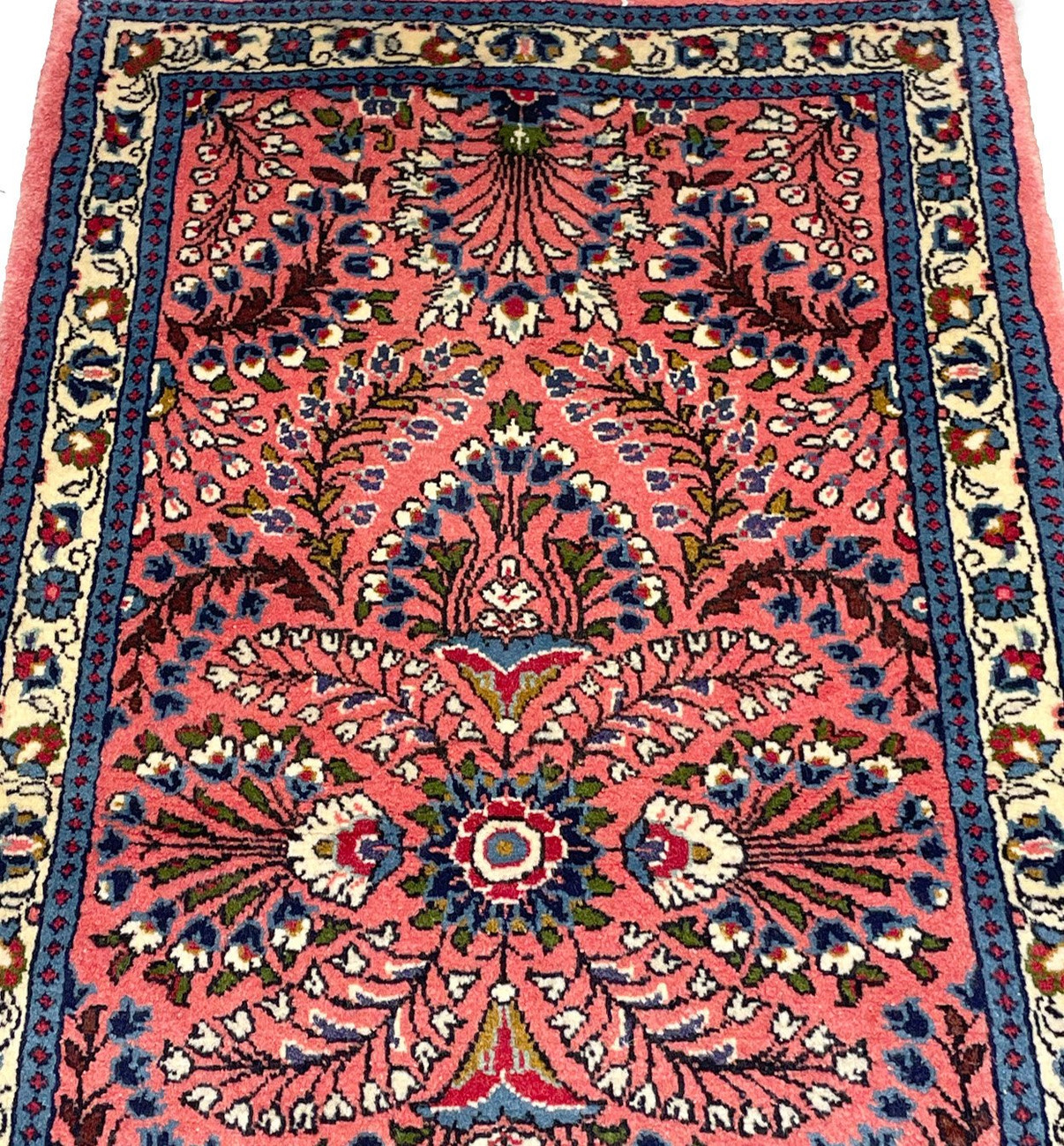 2'4 x 4'5 Persian Sarough Rug 1
