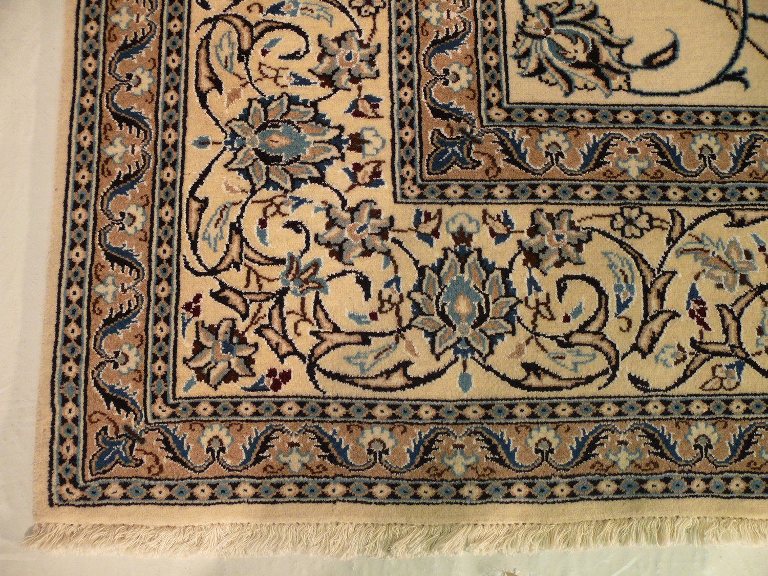 8'2" x 11'5" Persian Nain Rug