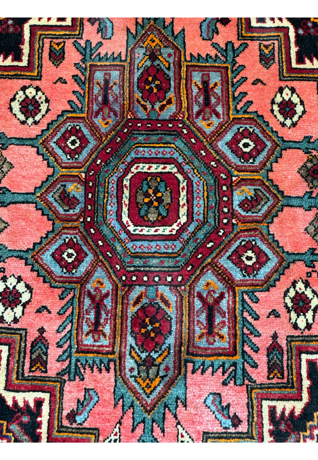 Elegant floral patterns and geometric shapes of a 4x6 Persian Gholtogh rug