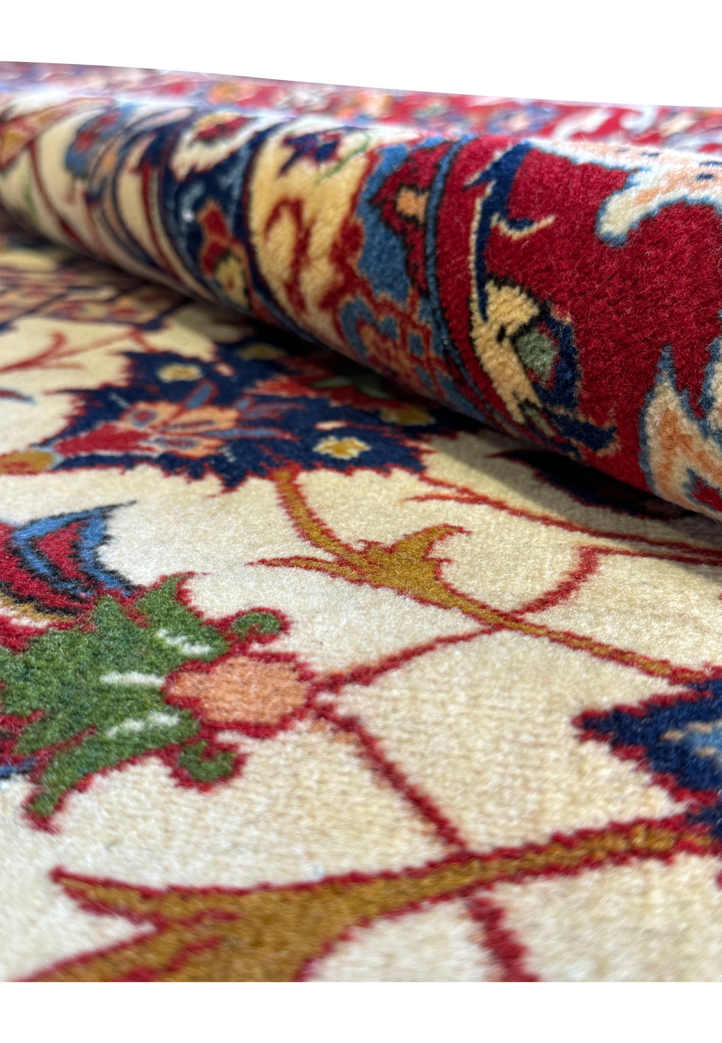 Close-up of the border pattern of a 10'7 x 14'7 Persian Isfahan Wool & Silk Rug, with a detailed view of the craftsmanship.