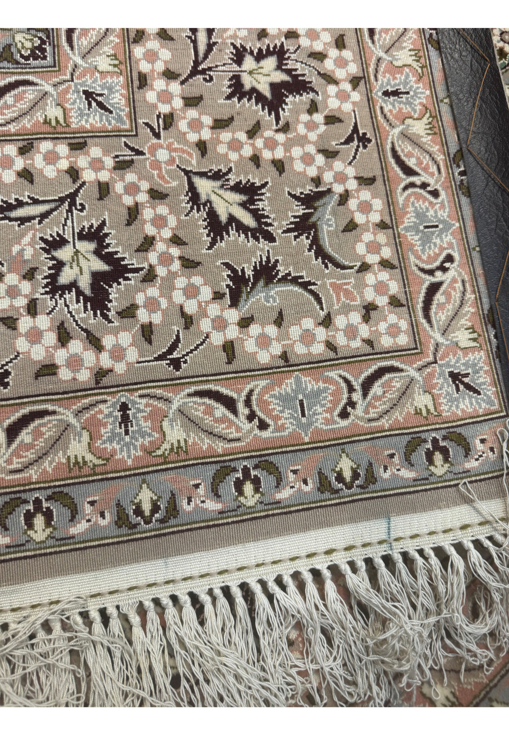 backside of isfahan persian wool and silk rug 5 x 8 premium persian silk rug.