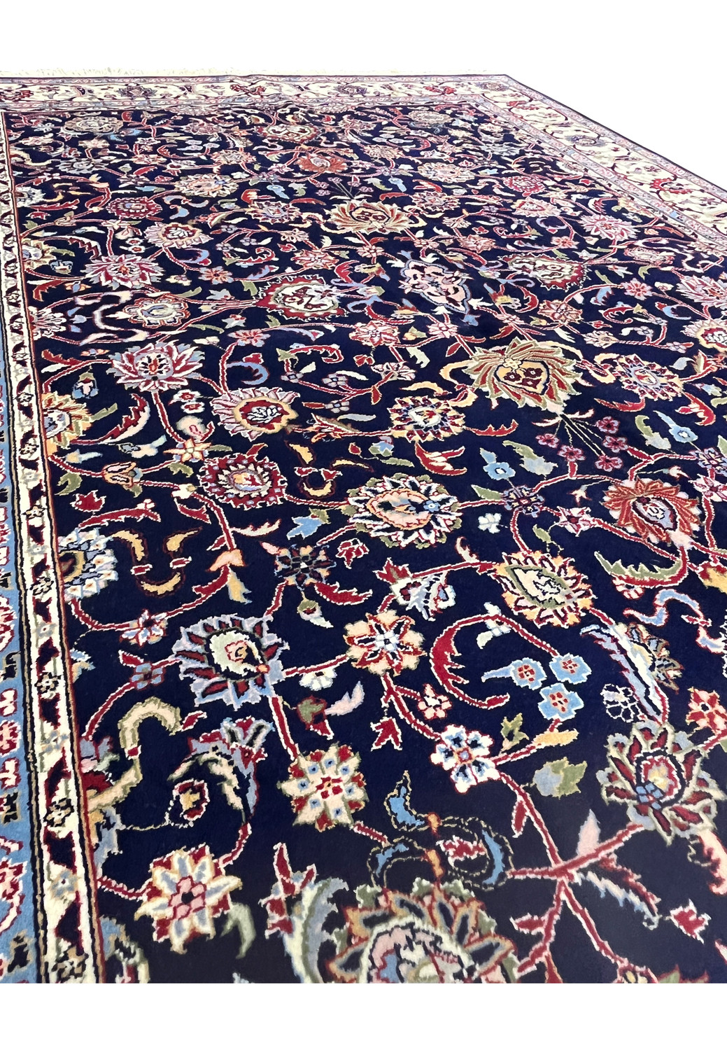 Midfield detail of Persian Sarough kork rug with intertwined vines and floral motifs