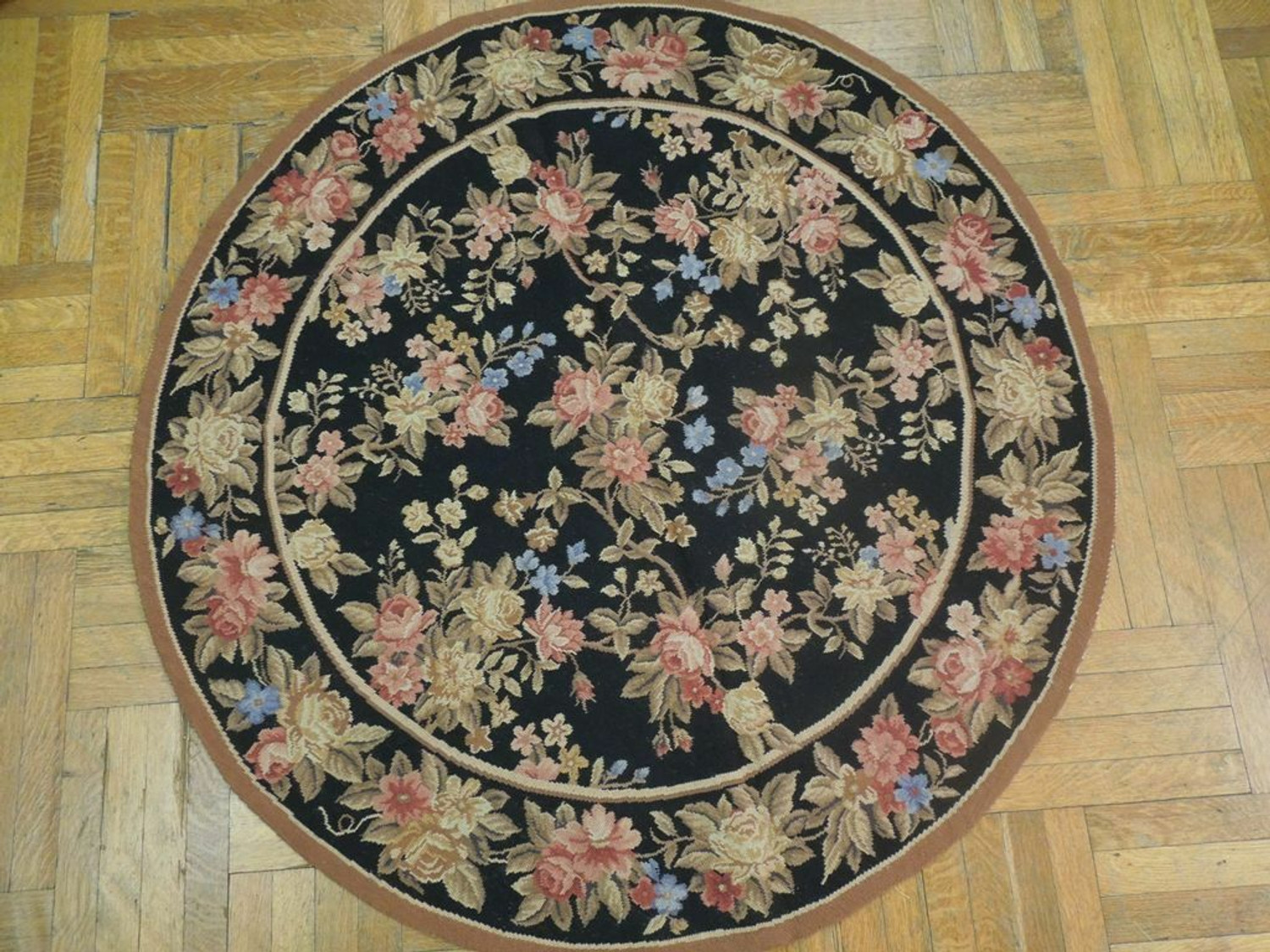 5 x 5 Flat Weave Floral Round Needlepoint Rug