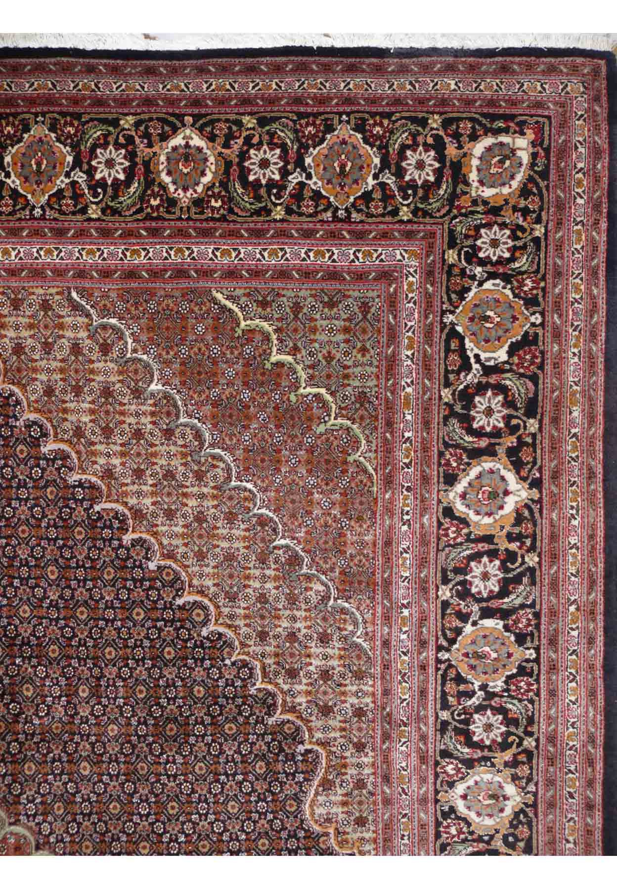 7 x 10 Persian Tabriz Mahi / Fish Design 50 Raj Wool & Silk Rug