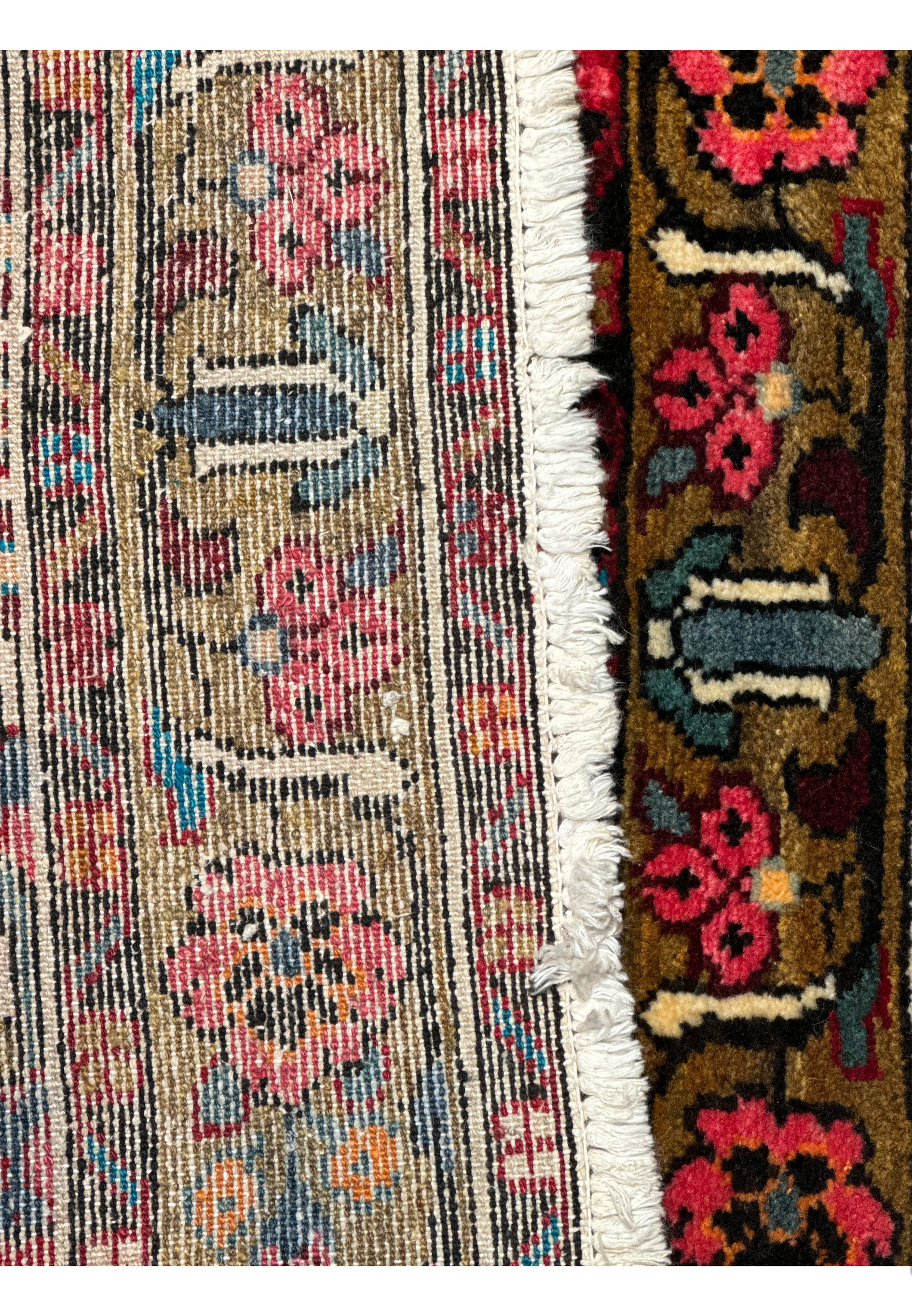 Edge and fringe close-up of the 3x5 Persian Hamedan rug, accentuating the precision of its weave