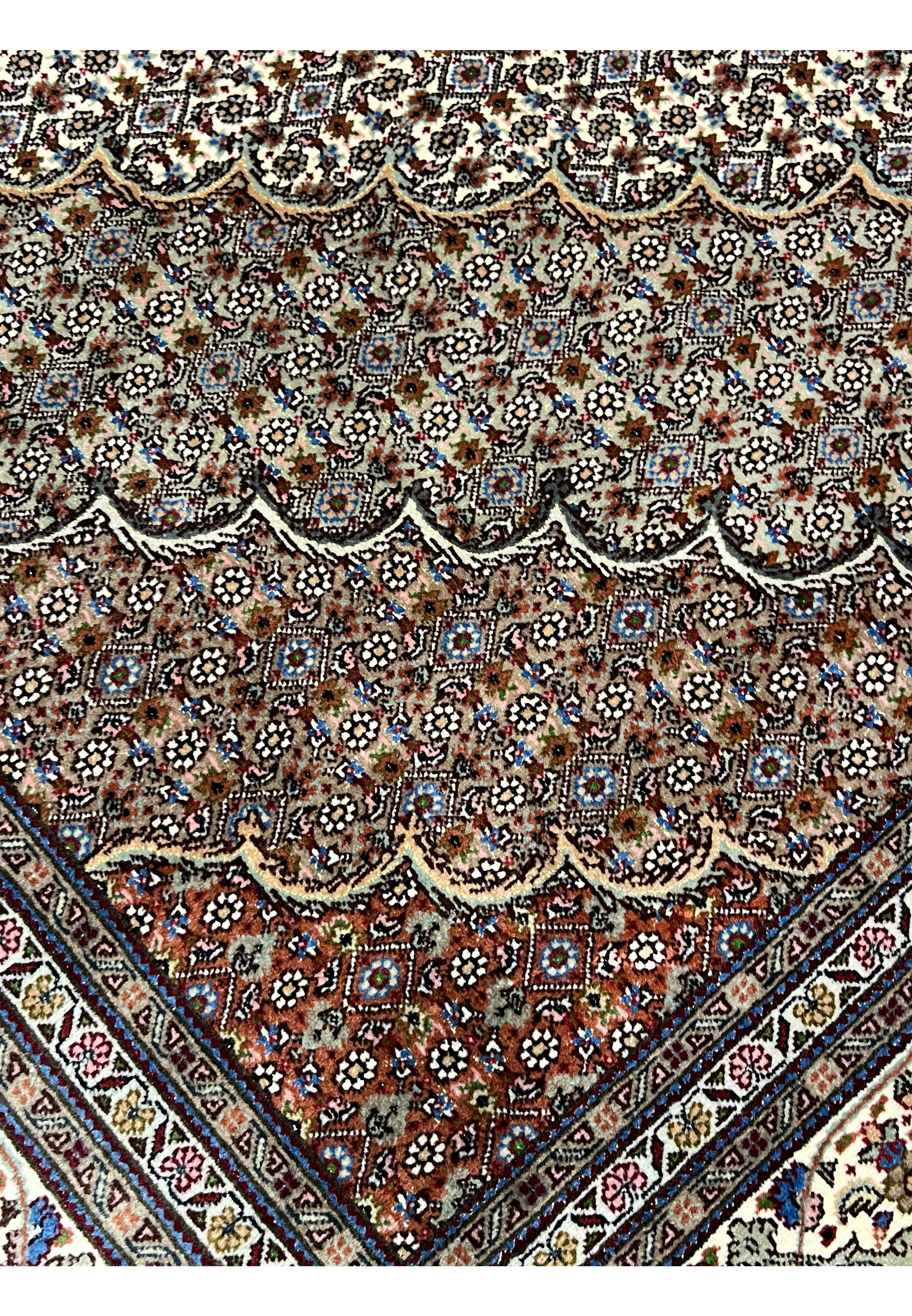 Inner border detail Persian Tabriz Mahi 50 Raj wool silk rug ivory ground herati fish pattern blue brown accents