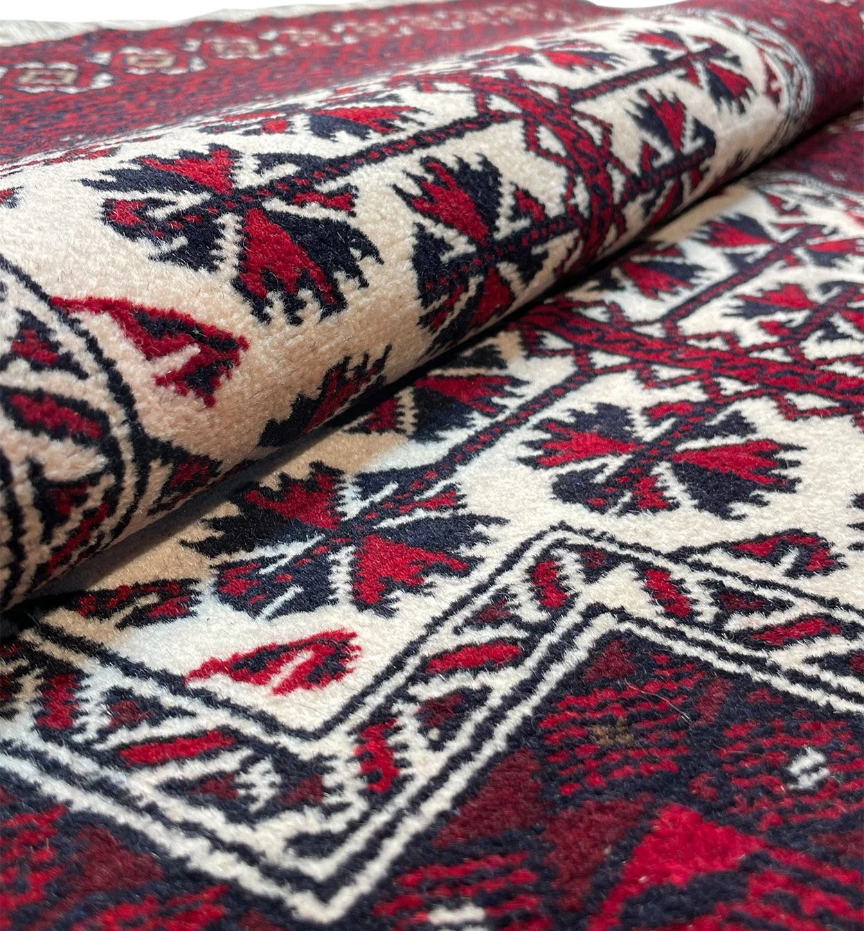 2'8" x 4'5" Persian Baluch Rug