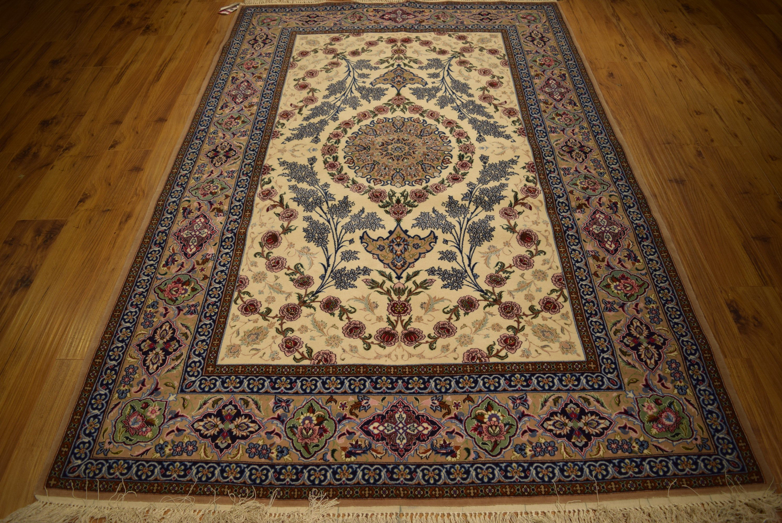 5 x 7 Very Fine High End Persian Isfahan Rug Wool & Silk