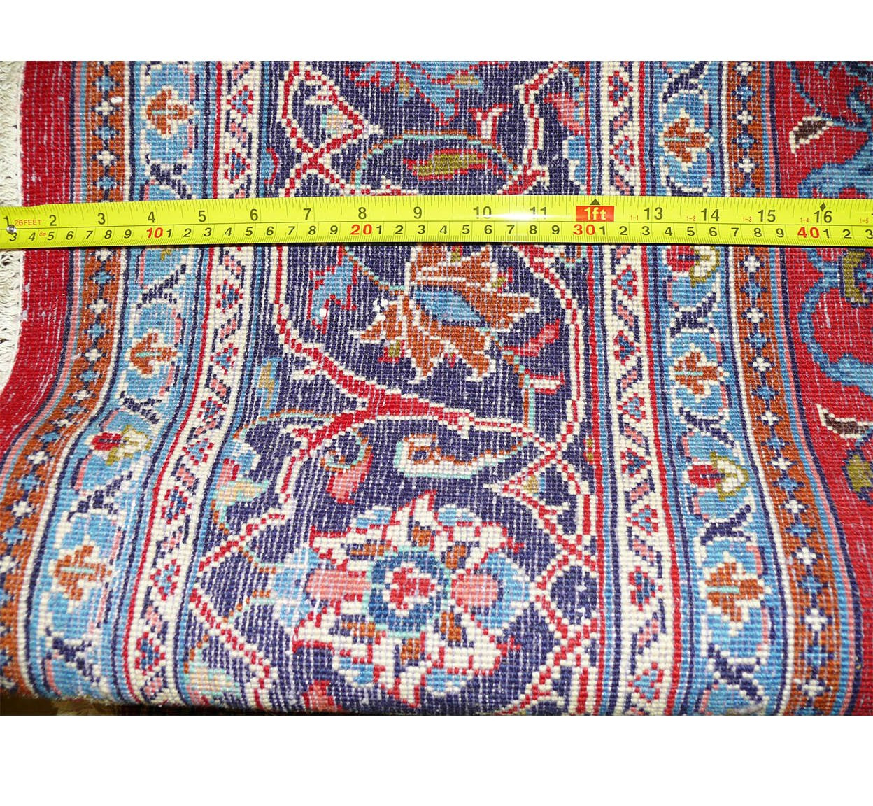 Detailed texture of the wool pile on the 6'9 x 10'3 Persian Sarough rug