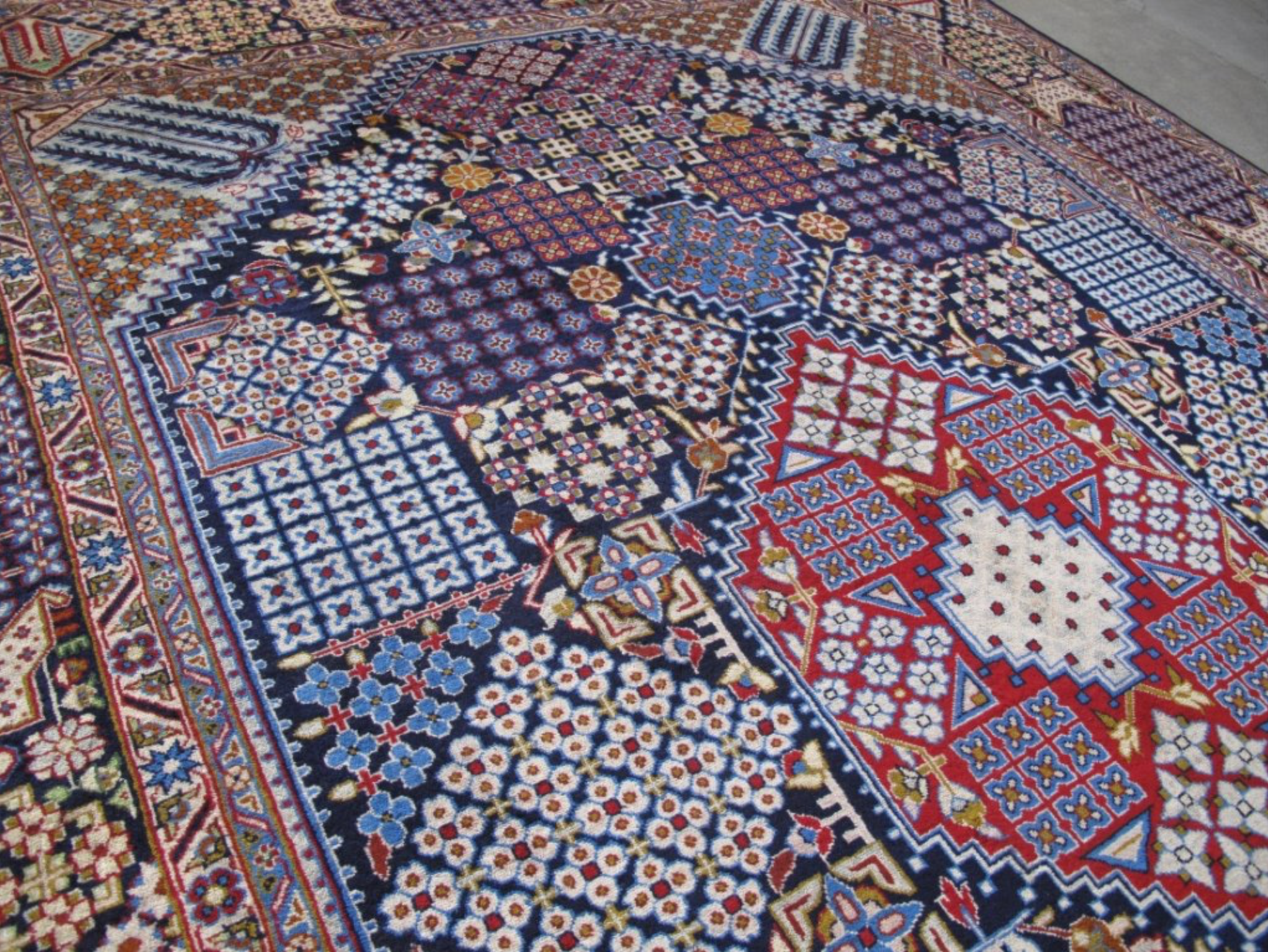 10 x 14 Persian Isfahan Rug 1