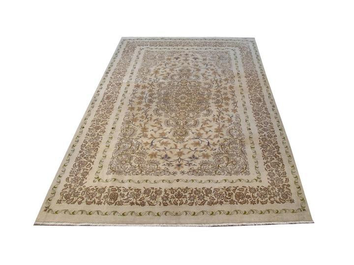 7 x 10 Persian Kashan Rug1