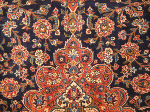 Close-up of 9'8 x 14'8 Persian Kashan Rug design