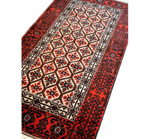 2'8" x 5'3" Persian Baluch Rug