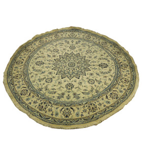 8'3 x 8'3 Persian Nain Round Rug