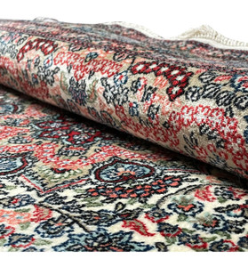 3 x 5'2 Oriental Tabriz 100% Silk Rug