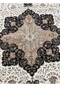 12'5 x 18 Persian Tabriz Rug Medallion Detail Highlighting Silk Highlights and Exquisite Craftsmanship