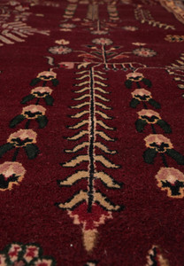 Close-up of foundation and knot structure of Sarough rug