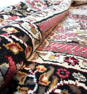 6 x 9 Oriental Kashmiri Silk Rug