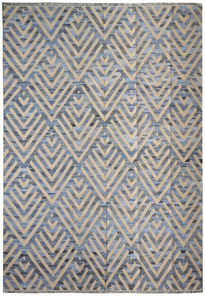 Full overhead view of the 9 x 12 hand-woven kilim showing the chevron and diamond geometric repeat across the field