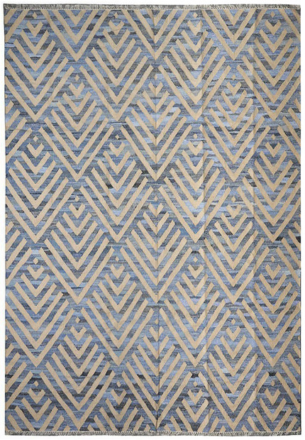 Full overhead view of the 9 x 12 hand-woven kilim showing the chevron and diamond geometric repeat across the field