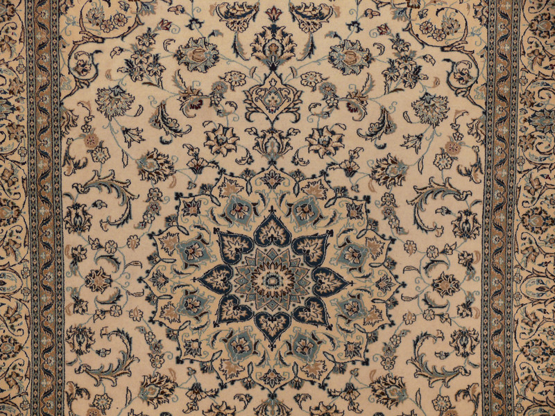 8'2" x 11'5" Persian Nain Rug 3