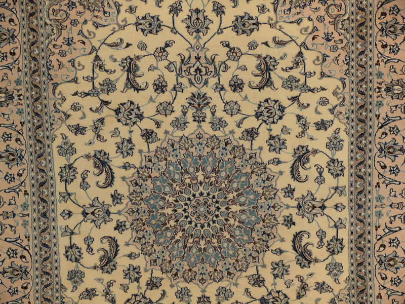 8'2" x 11'5" Persian Nain Rug very rare color combination