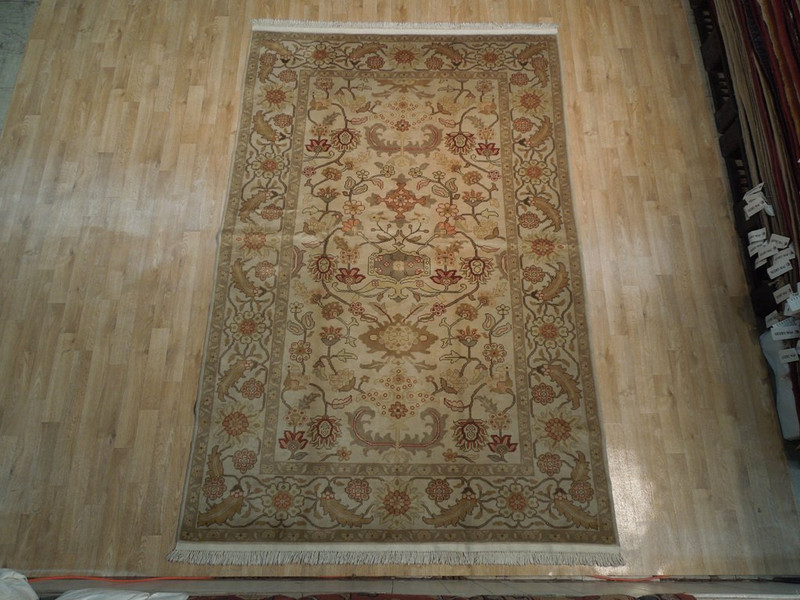 6 x 9 Oriental Chobi Rug