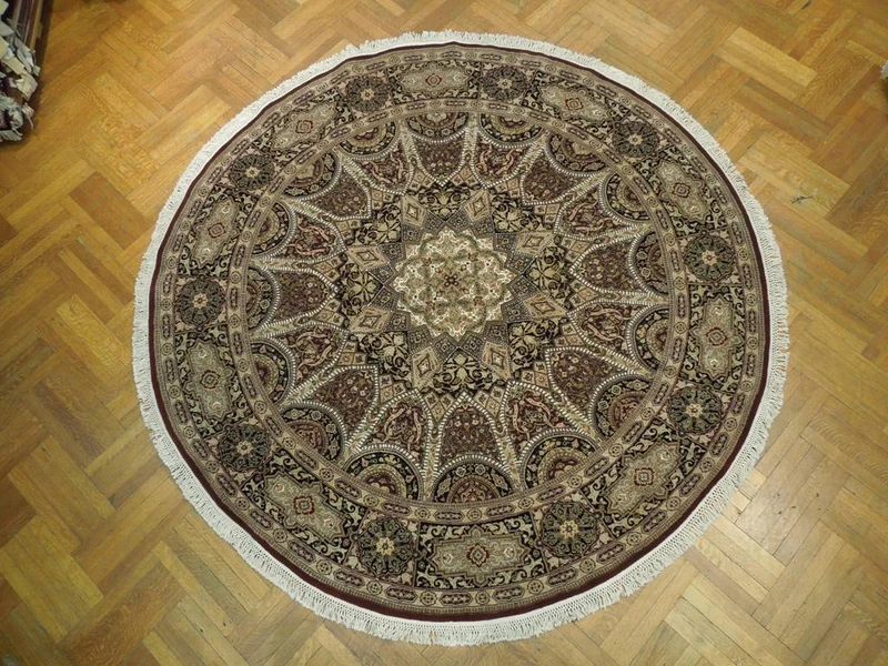 9 x 9 Fine Oriental Isfahan Wool & Silk Rug