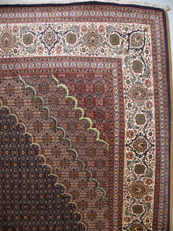 7 x 10 Persian Mahi Design 50 Raj Wool and Silk Rug