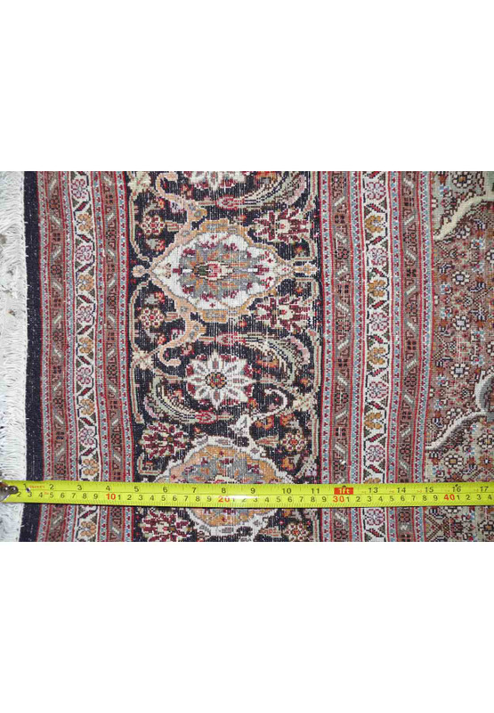 7 x 10 Persian Tabriz Mahi / Fish Design 50 Raj Wool & Silk Rug