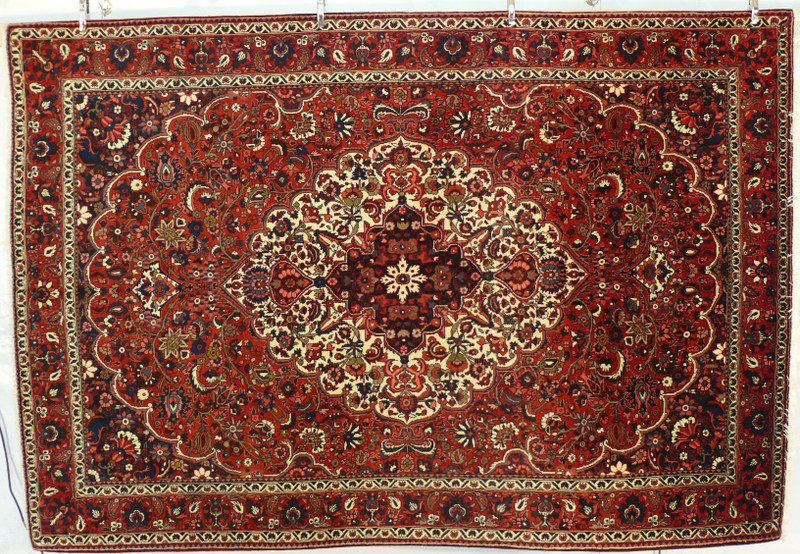 Persian Bakhtiari Rug Border - Expertly Crafted with Unique Patterns