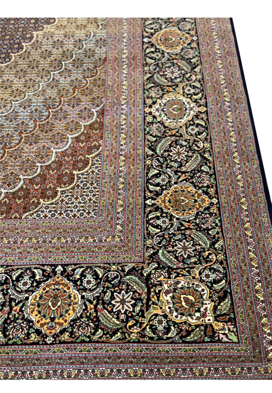 Full side view of the 11'7 x 16'6 Persian Tabriz Mahi rug, with a focus on the intricate design and rich colors