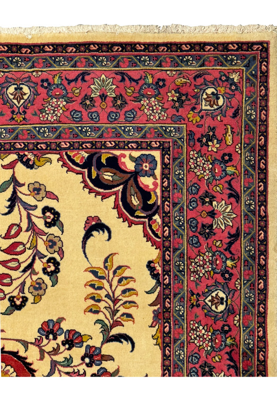 Corner detail of the Persian Sarough Square Rug displaying the fine craftsmanship and floral motifs.