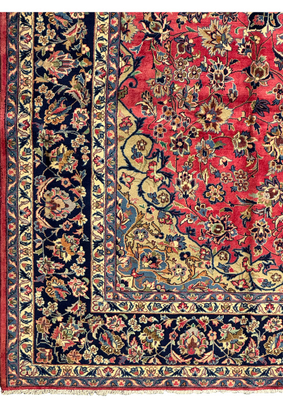 10'2 x 13'7 Persian Isfahan Rug border design close-up