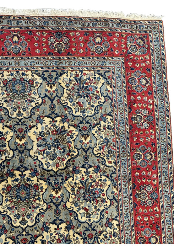 Zoomed-in border of the 8'2 x 11'6 Persian Kashan Rug, highlighting intricate flowers.