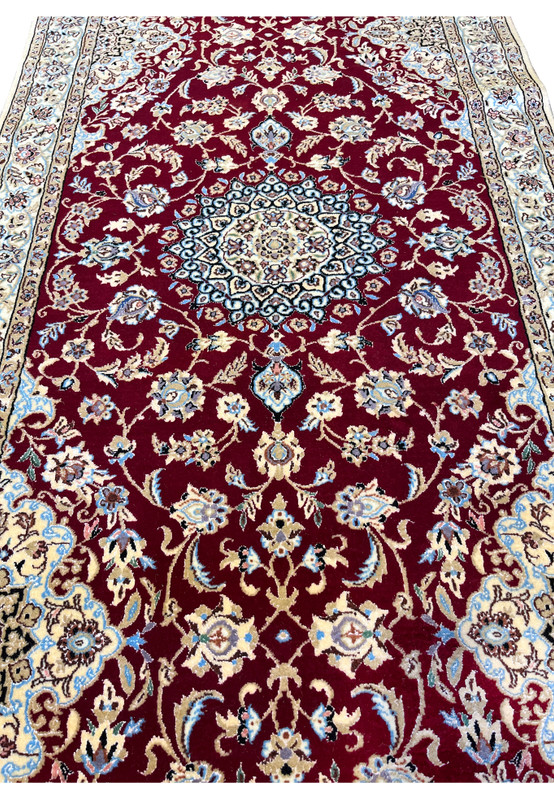 2'9x17 Persian Nain 6La Habibian runner wool silk cotton foundation knot density closeup
