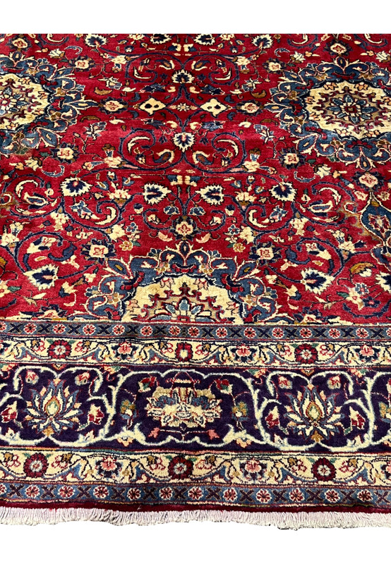 Lower border detail Persian Isfahan rug, ivory rosette-chain guards framing navy palmette band, authentic Persian workshop drawing