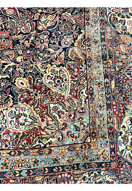 Inner border detail of antique Persian Sarough rug, reciprocating floral guard in pale blue and red