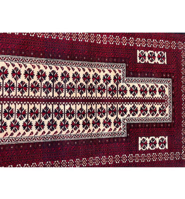 2'8" x 4'5" Persian Baluch Rug