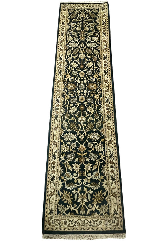 2'6 x 10 Oriental Agra Runner Rug