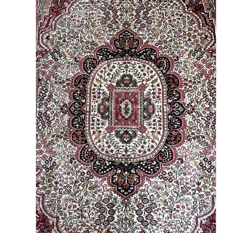 6 x 9 Oriental Kashmiri Silk Rug