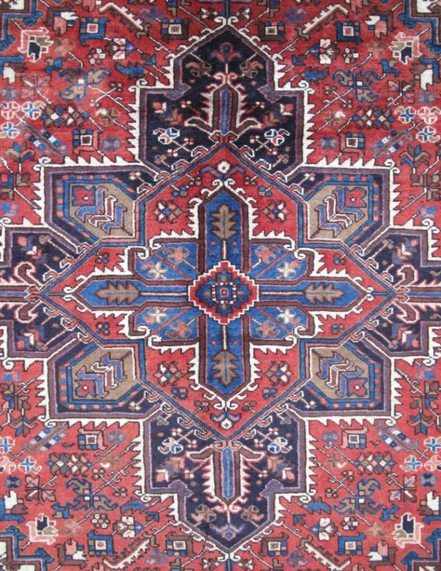 9 x 11 Persian Heriz Rug - Close-up of Design