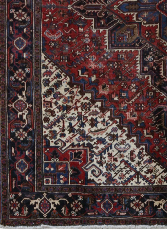 9 x 11 Persian Heriz Rug - Detail of Borders