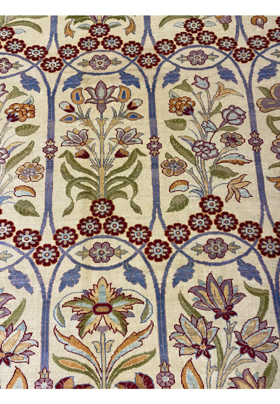 Zoomed-in view of the 12 x 16 Ziglar Rug's midfield floral motifs.